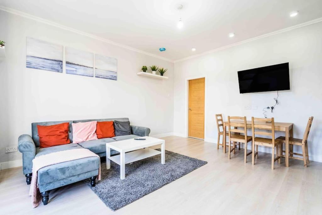 Beautiful Flat With Free Parking Apartment เบอร์มิงแฮม ภายนอก รูปภาพ