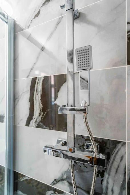 Beautiful Flat With Free Parking Apartment เบอร์มิงแฮม ภายนอก รูปภาพ